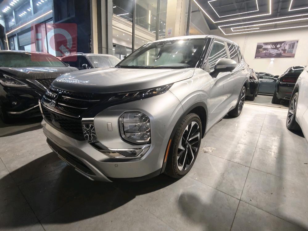 ميتسوبيشي اوتلاندر